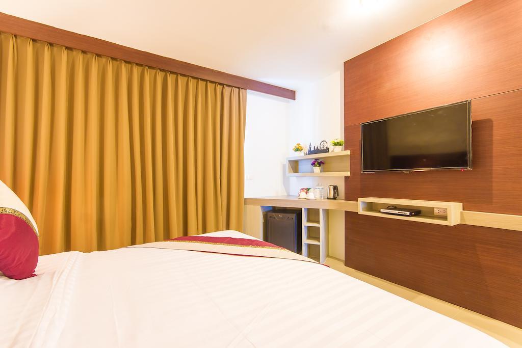 Hemingways Silk Hotel Patong Habitación foto